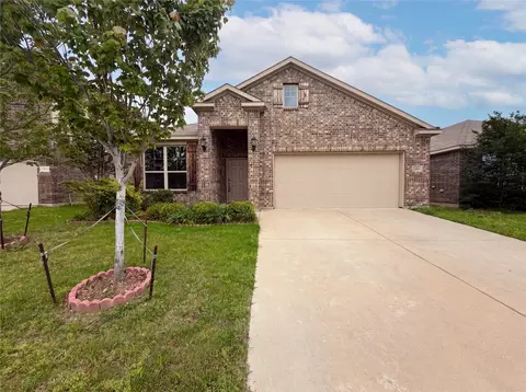 10513 Summer Place Ln, Fort Worth, TX 76140