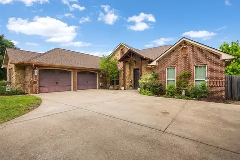 249 Heritage Ct, Lindale, TX 75771