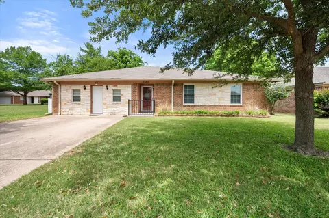 4303 Cypress Springs Ct, Arlington, TX 76001