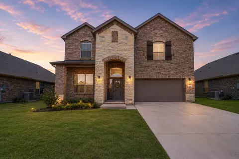 5225 Mountain View Dr, Krum, TX 76249