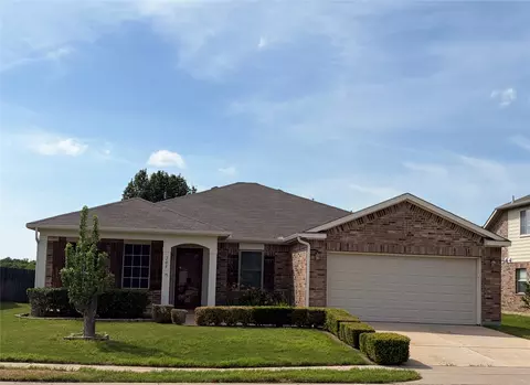 209 Broken Arrow, Krum, TX 76249