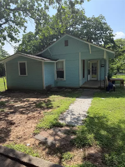 3300 Baylor St, Fort Worth, TX 76119