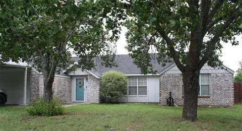 1102 Zahara St, Bowie, TX 76230