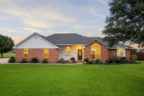 123 Catawba Rd, Waxahachie, TX 75165