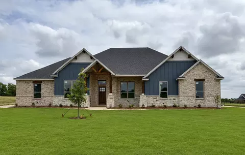 421 Paradise Ridge Dr, Waxahachie, TX 75167