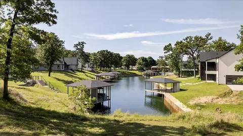 112 Pinnacle Club Dr, Mabank, TX 75156