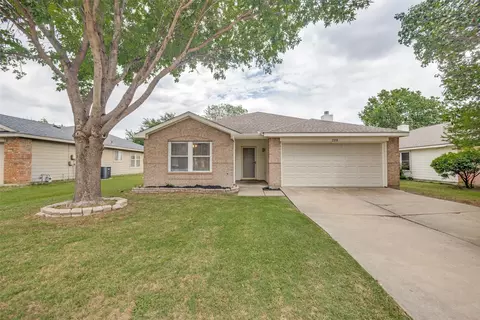 2208 Lookout Ln, Denton, TX 76207