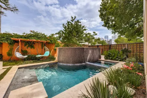 2203 Allen St, Dallas, TX 75204