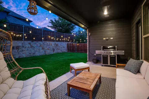 113 Camelia St, Garland, TX 75043