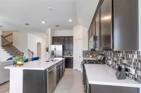 Kitchen - 816 Skytop Dr, Haslet, TX 76052 photo 1 of 3