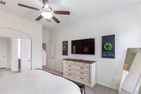 Bedroom - 816 Skytop Dr, Haslet, TX 76052 photo 2 of 7