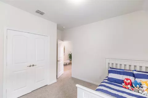 Bedroom - 816 Skytop Dr, Haslet, TX 76052 photo 5 of 7