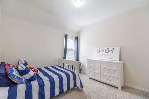 Bedroom - 816 Skytop Dr, Haslet, TX 76052 photo 6 of 7