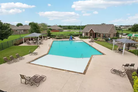 Exterior - 816 Skytop Dr, Haslet, TX 76052 photo 3 of 4