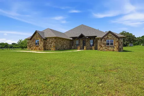 5225 County Road 304 Rd, Grandview, TX 76050