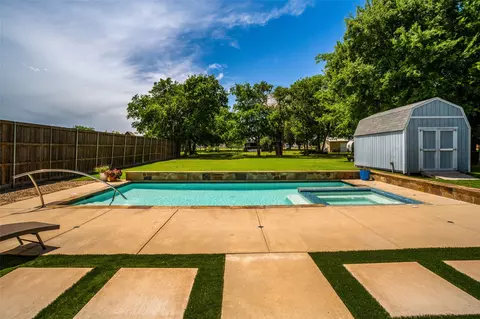 7304 Carol Dr, Greenville, TX 75402