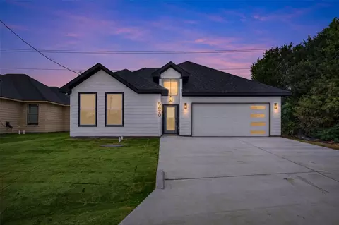 5620 Van Horn Dr, Granbury, TX 76048