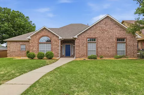 1146 Oakhurst St, Denton, TX 76210