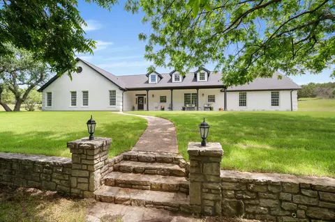 72 Crown Rd, Willow Park, TX 76087