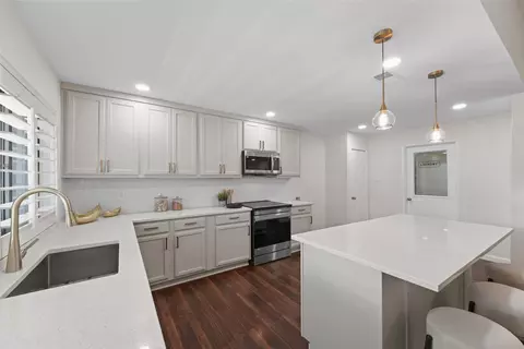 Kitchen - 4224 Crestover Dr, Mesquite, TX 75150 photo 4 of 5
