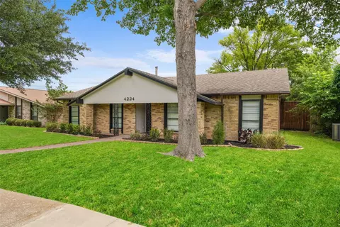 Exterior - 4224 Crestover Dr, Mesquite, TX 75150 photo 3 of 4