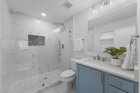 Bath - 4224 Crestover Dr, Mesquite, TX 75150 photo 3 of 3