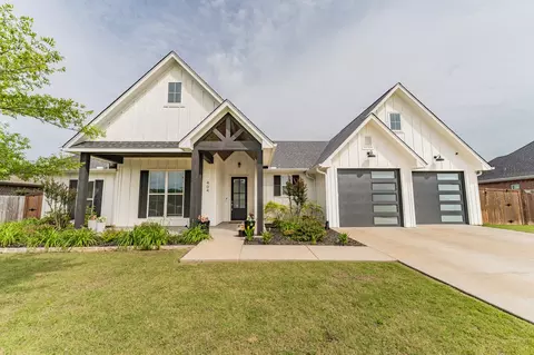 404 Stone Briar Dr N, Sulphur Springs, TX 75482