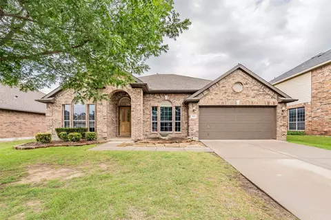 245 Cedar Crest Dr, Justin, TX 76247