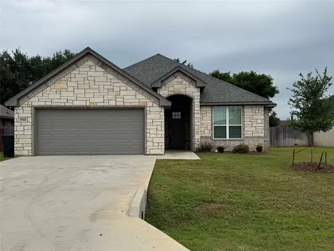 612 Sovereign Dr, Granbury, TX 76049