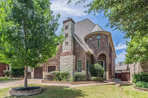 216 Florence Dr, Lewisville, TX 75056