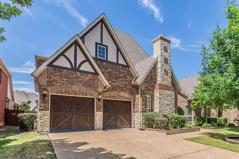 216 Florence Dr, Lewisville, TX 75056