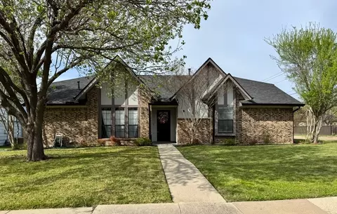 2627 Winterlake Dr, Carrollton, TX 75006