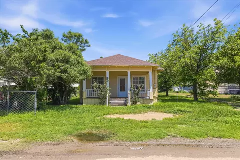 Exterior - 102 E Fitzgerald St, Bangs, TX 76823 photo 10 of 10