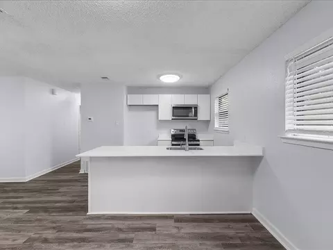 Kitchen - 303 Mansfield Rd, Cleburne, TX 76031 photo 1 of 4