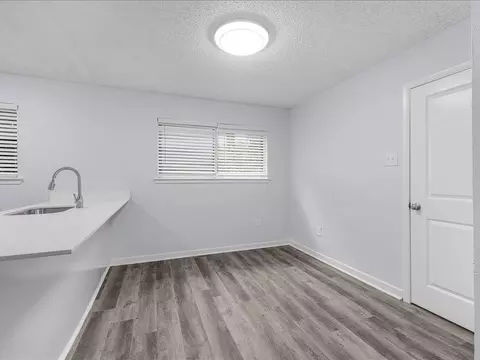 Dining - 303 Mansfield Rd, Cleburne, TX 76031 photo 2 of 2