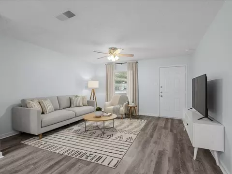Living - 303 Mansfield Rd, Cleburne, TX 76031 photo 1 of 5