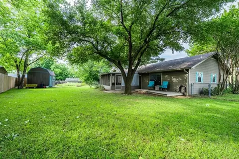 128 Hilltop Dr, Trinidad, TX 75163