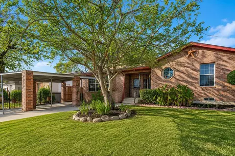 7911 Komalty Dr, Dallas, TX 75217