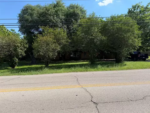 210 W Bear Creek Rd, Glenn Heights, TX 75154