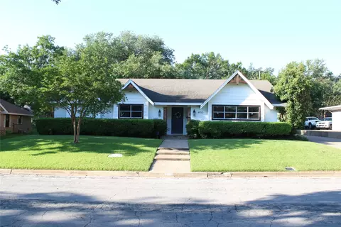 4900 Lake Hurst Dr, Waco, TX 76710