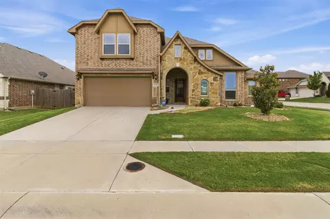 8100 Canyon Dr, Aubrey, TX 76227