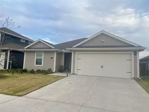 6413 Shoreline Ln, Princeton, TX 75407