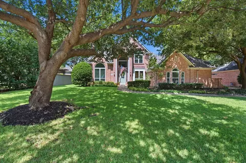 210 Highland Oaks Cir, Southlake, TX 76092