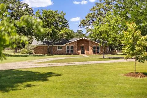 7808 Ileson Rd, Aubrey, TX 76227
