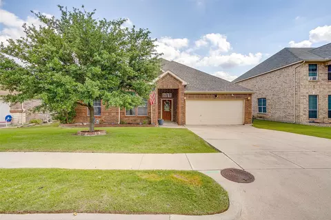 832 Peach Ln, Burleson, TX 76028