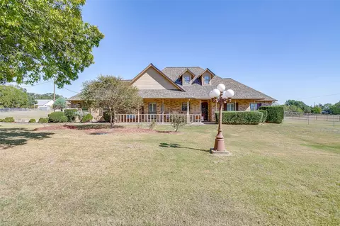 144 Trailwood Dr, Joshua, TX 76058