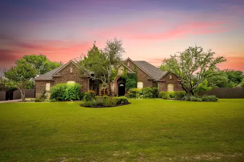 1736 Woodridge Ct, Aledo, TX 76008