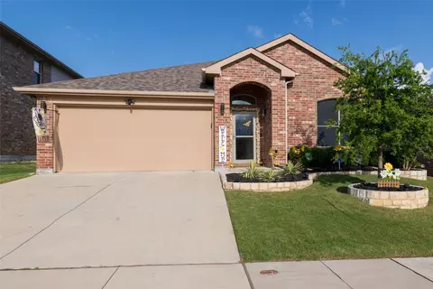 8413 Muddy Creek Dr, Fort Worth, TX 76131