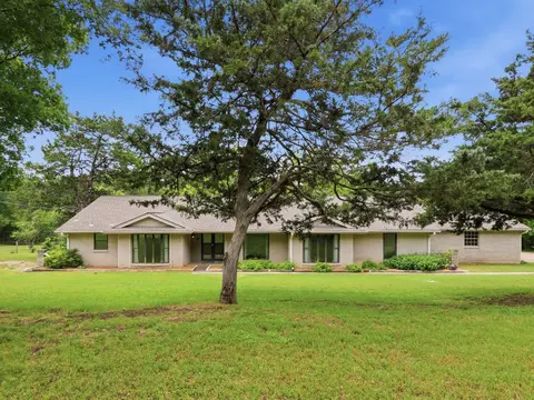 1014 Green Valley Ln, Duncanville, TX 75137