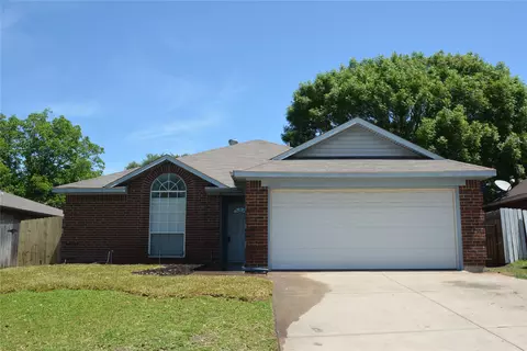 10212 Lone Eagle Ct, Fort Worth, TX 76108